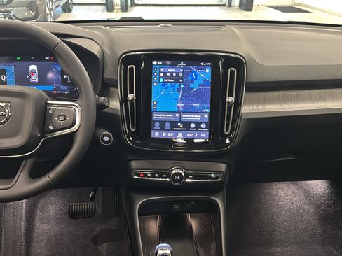 Used 2026 Volvo XC40 B5 Plus w/ Protection Package Premier AWD/4WD image 11