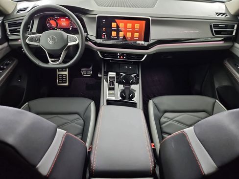 New 2026 Volkswagen Atlas Peak Edition AWD/4WD image 15