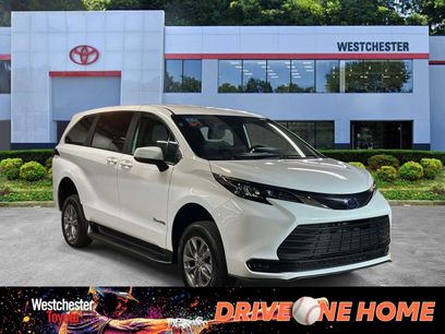 Used 2025 Toyota Sienna LE