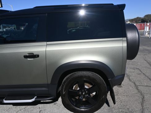 Used 2021 Land Rover Defender 90 First Edition image 14