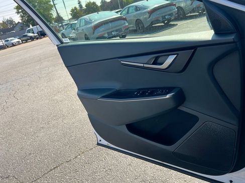 Certified 2025 Kia EV6 Light RWD image 19