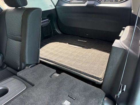 Used 2019 Nissan Rogue SV AWD/4WD image 15