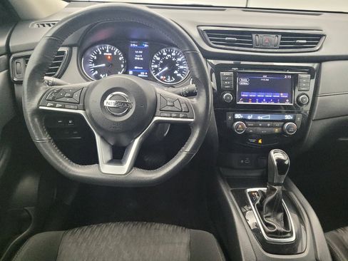 Used 2018 Nissan Rogue SV image 22