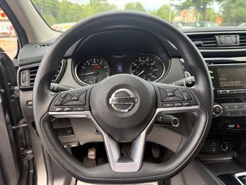 Used 2018 Nissan Rogue Sport S AWD/4WD image 17