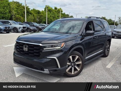 Used 2025 Honda Pilot Elite image 1