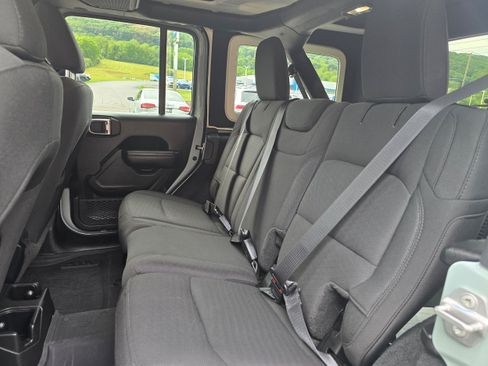 Used 2023 Jeep Wrangler Unlimited Sport AWD/4WD image 10