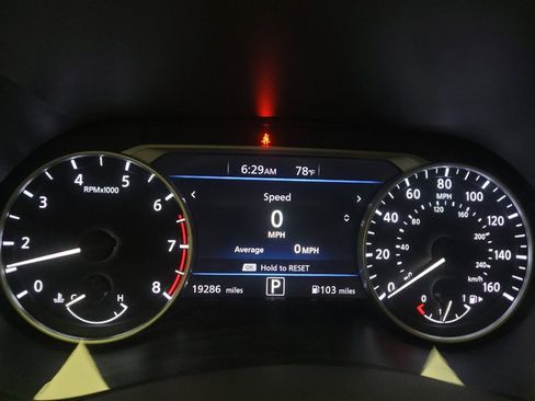 Used 2022 Nissan Sentra SV FWD image 23