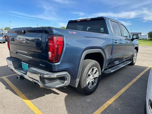 Used 2022 GMC Sierra 1500 SLT w/ X31 Off-Road Package AWD/4WD image 10
