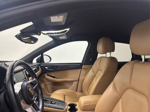 Used 2017 Porsche Macan AWD/4WD image 32