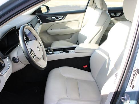 Used 2024 Volvo S60 B5 Plus image 17