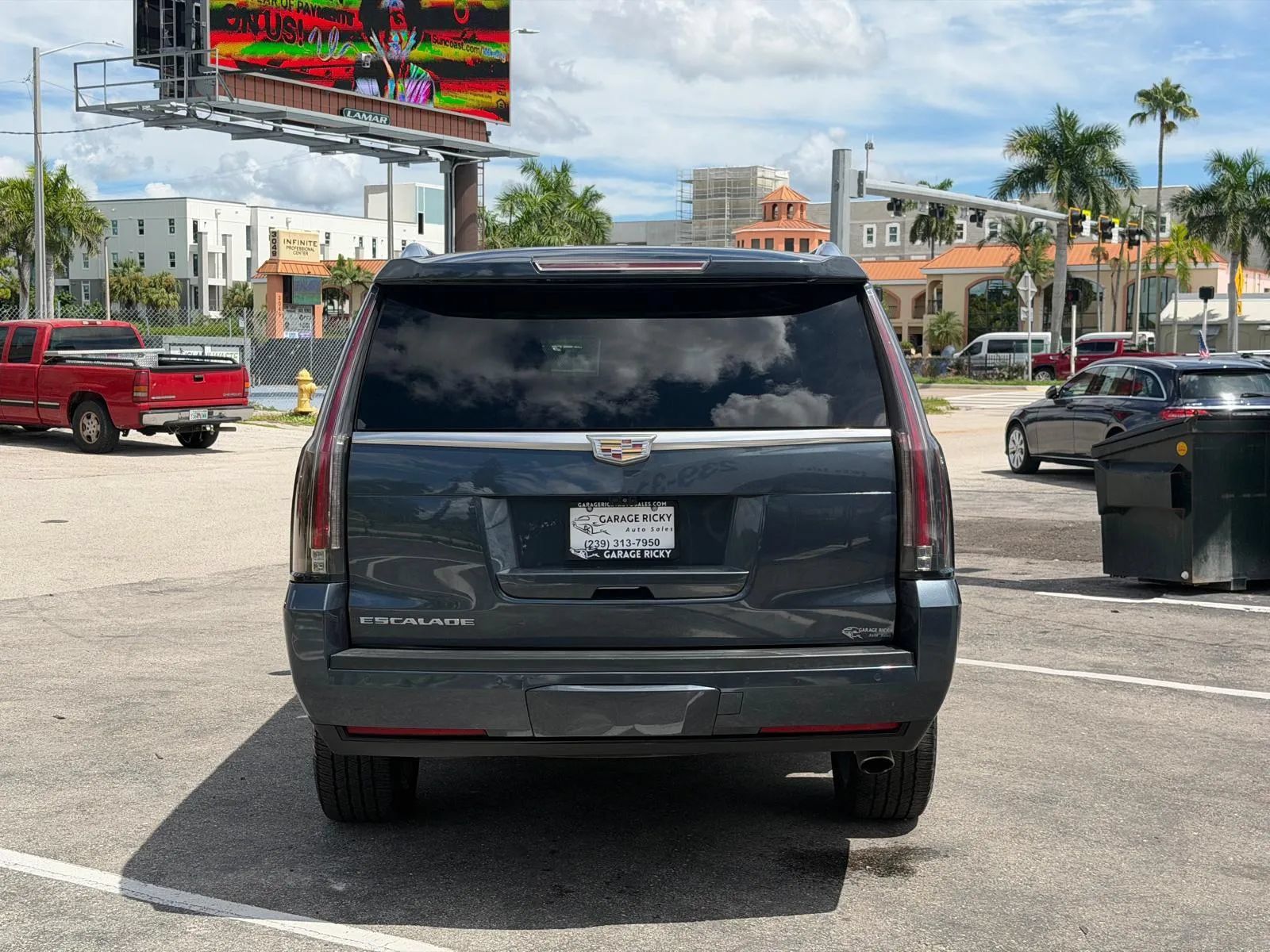 Used 2019 Cadillac Escalade ESV Luxury AWD/4WD image 6