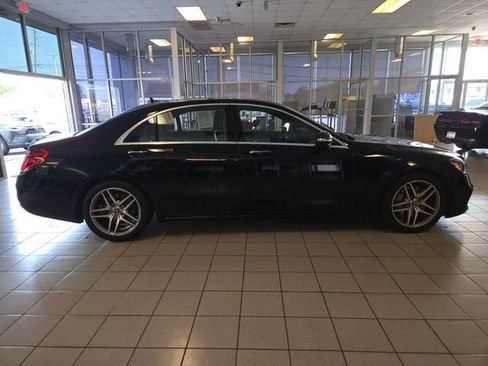 Used 2020 Mercedes-Benz S 560 4MATIC Sedan image 9
