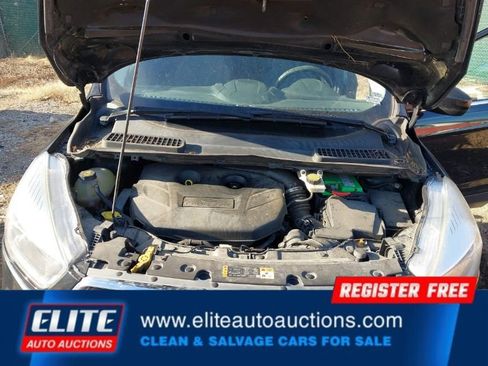 Used 2017 Ford Escape SE image 19