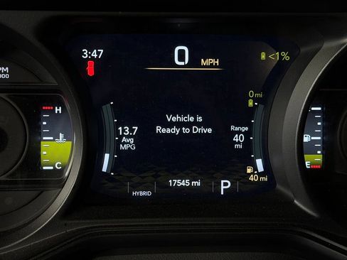 Used 2025 Jeep Wrangler Unlimited Sahara AWD/4WD image 17