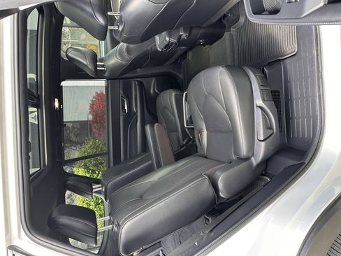 Used 2025 Toyota Grand Highlander AWD Hybrid image 25