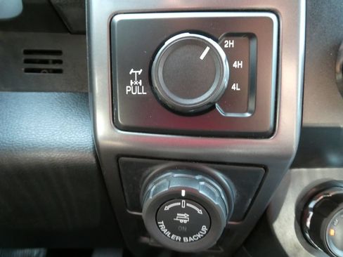 Used 2019 Ford F150 XLT w/ Equipment Group 302A Luxury AWD/4WD image 27