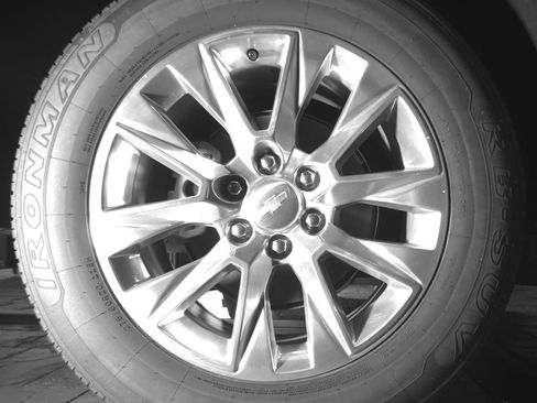 Used 2023 Chevrolet Tahoe Premier AWD/4WD image 38