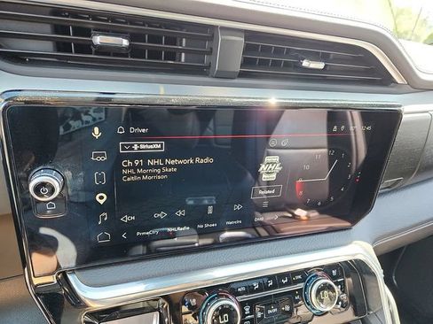 Used 2024 GMC Sierra 1500 Denali w/ Technology Package AWD/4WD image 21