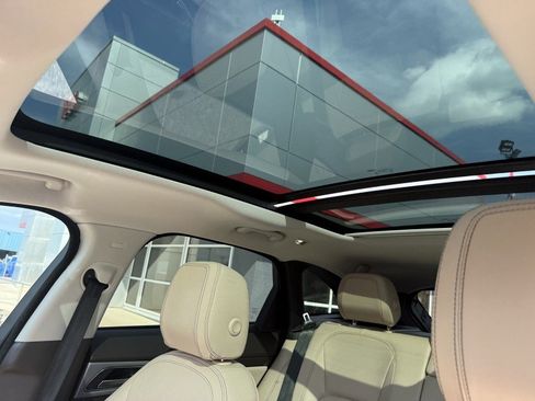 Used 2017 Jaguar F-PACE Prestige image 6