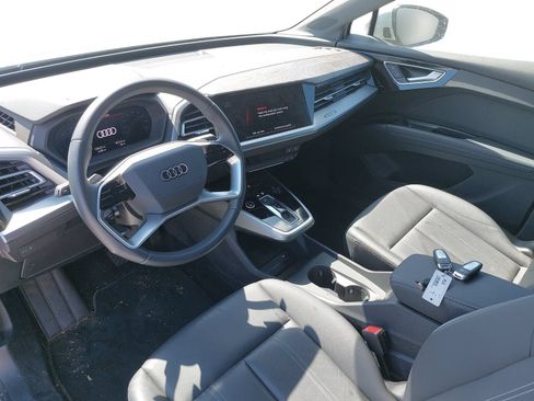 Used 2025 Audi Q4 e-tron Premium w/ Convenience Package AWD/4WD image 5