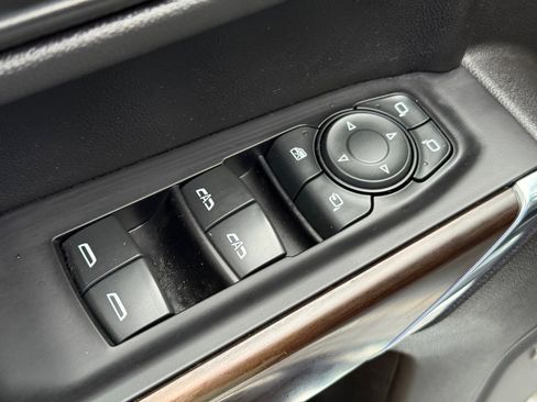 Used 2020 GMC Sierra 1500 SLT image 12