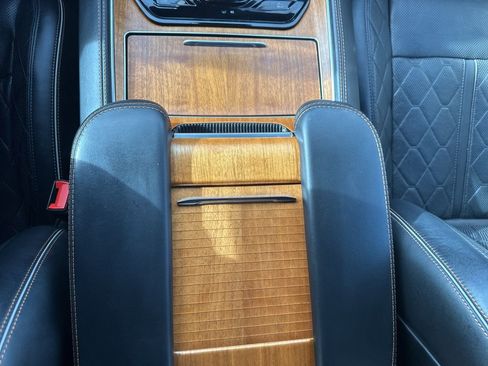 Used 2022 Jeep Grand Wagoneer Series III image 7