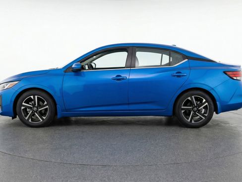 Used 2025 Nissan Sentra SV FWD image 5