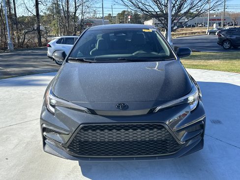 Used 2025 Toyota Corolla SE image 3