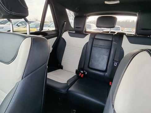 Used 2018 Mercedes-Benz GLE 350 w/ Parking Assist Package image 12