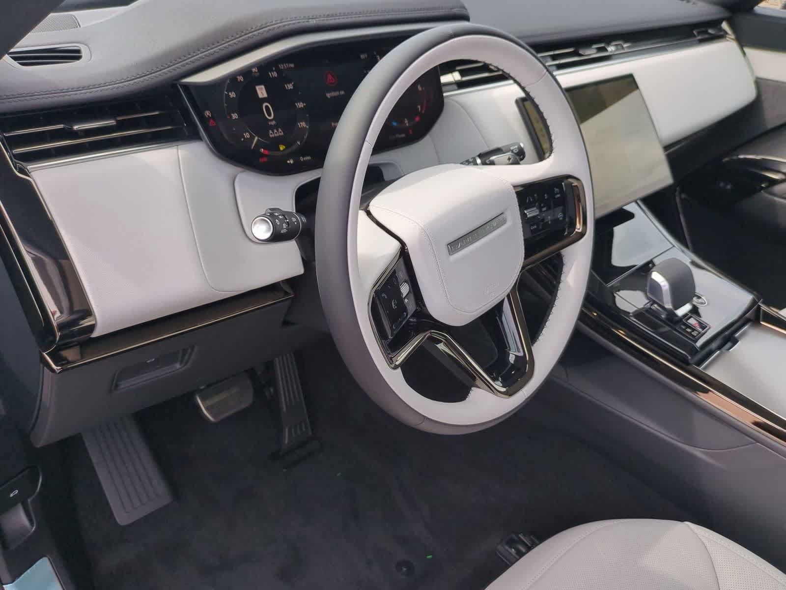 New 2027 Land Rover Range Rover Sport Dynamic SE AWD/4WD image 2