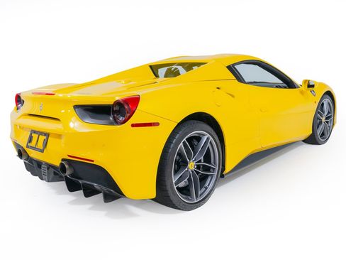 Used 2017 Ferrari 488 Spider RWD image 9