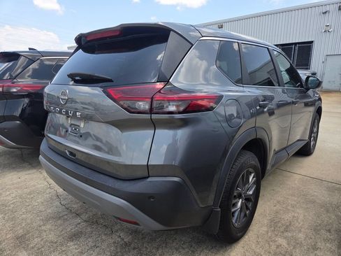 Used 2023 Nissan Rogue S FWD image 3