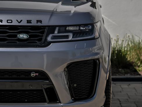 Used 2022 Land Rover Range Rover Sport SVR AWD/4WD image 3