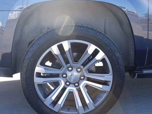 Used 2017 GMC Yukon XL Denali w/ Open Road Package RWD image 10