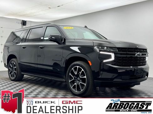 Used 2023 Chevrolet Suburban RST w/ Luxury Package AWD/4WD image 1