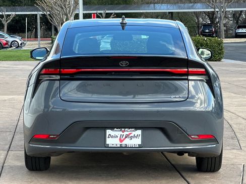 Used 2024 Toyota Prius LE image 5