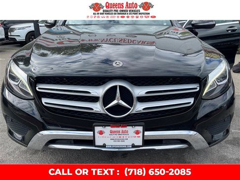 Used 2019 Mercedes-Benz GLC 300 4MATIC w/ Premium Package image 28
