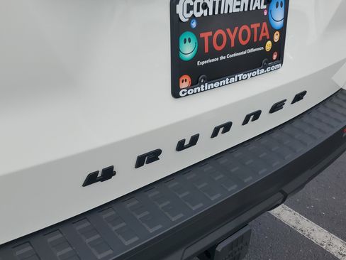 New 2026 Toyota 4Runner SR5 image 7