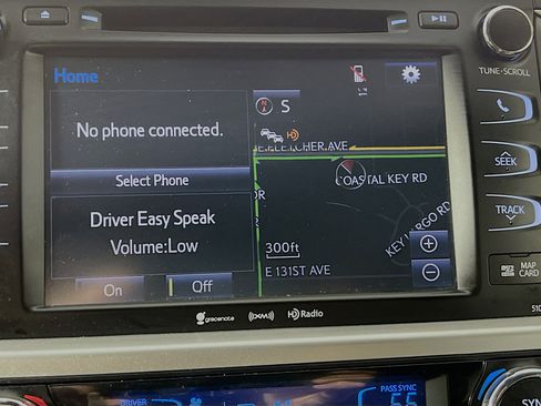 Used 2017 Toyota Highlander XLE image 27