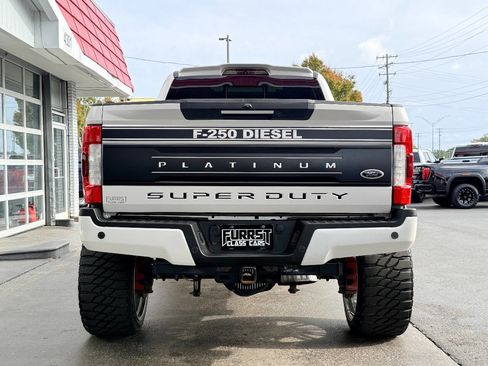 Used 2017 Ford F250 Platinum w/ Platinum Ultimate Package image 4