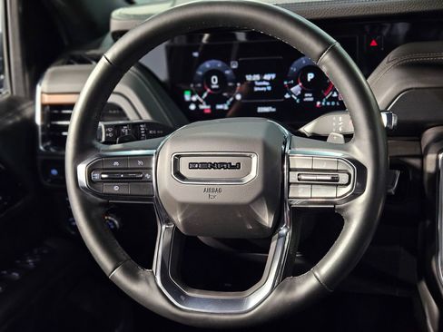 Used 2025 GMC Yukon Denali w/ Sun & Power Step Package image 27