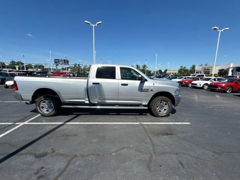 Used 2016 RAM 2500 Tradesman w/ Chrome Appearance Group AWD/4WD image 3