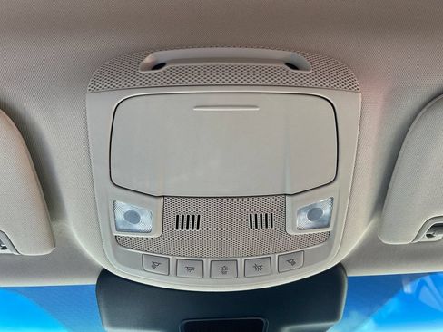 Used 2019 Lincoln Nautilus Select FWD image 17