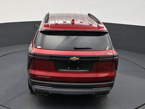 Used 2025 Chevrolet Traverse LT FWD image 15
