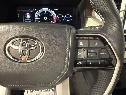 Used 2023 Toyota Sequoia Capstone AWD/4WD image 51