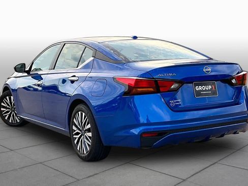 Used 2025 Nissan Altima 2.5 SV FWD image 10
