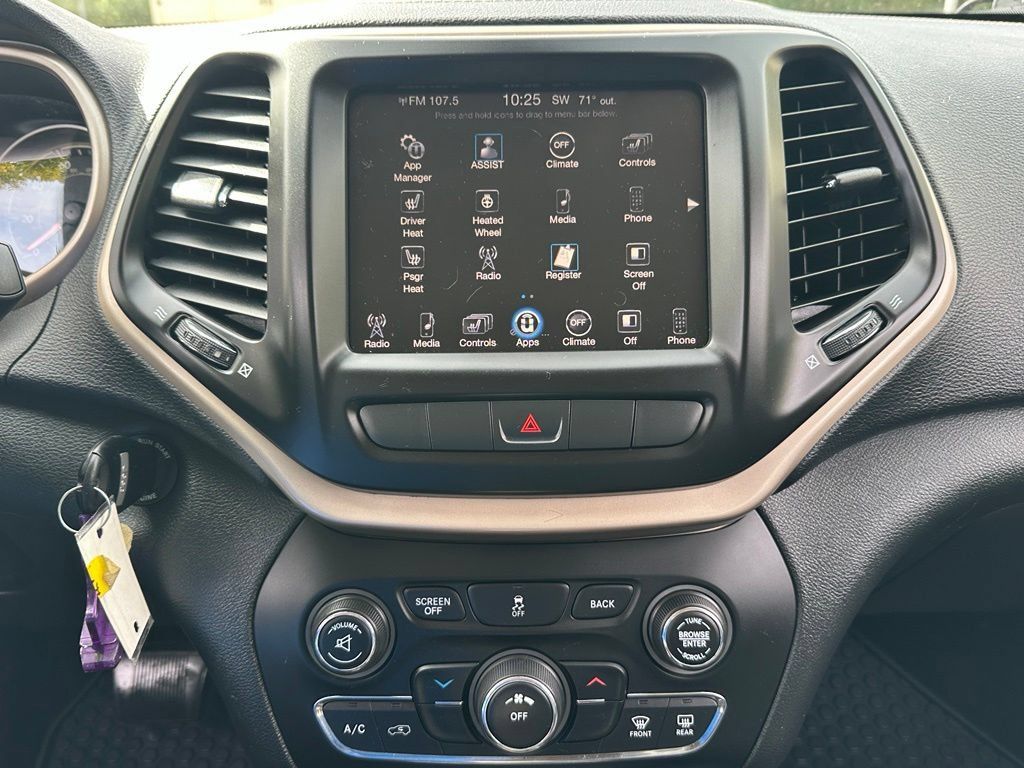 Used 2014 Jeep Cherokee Latitude w/ Cold Weather Group AWD/4WD image 21