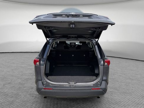 Used 2021 Toyota RAV4 LE image 25