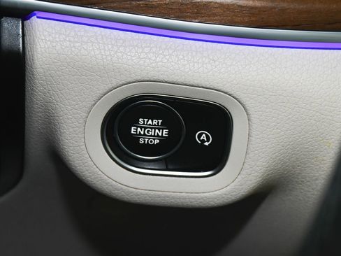 Used 2022 Mercedes-Benz GLS 450 4MATIC w/ AMG Line Exterior image 36