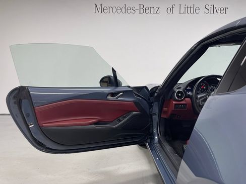 Used 2020 MAZDA MX-5 Miata RF Grand Touring RWD image 16